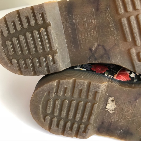 Doc Martens • Floral 90s Sienna Miller Boots - Picture 7 of 8